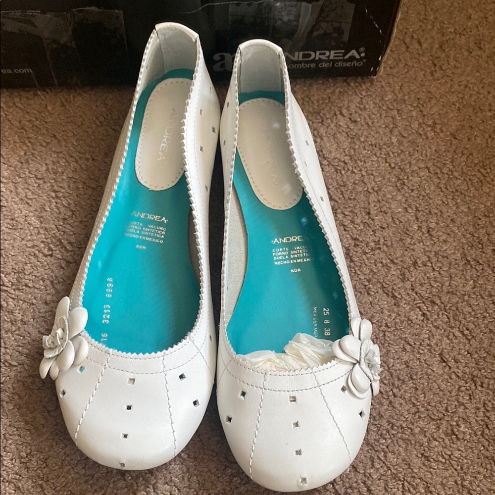 ANDREA FENZI White Flats with Floral Embellishment